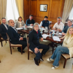 Vuelve a reunirse la mesa política del Gobierno